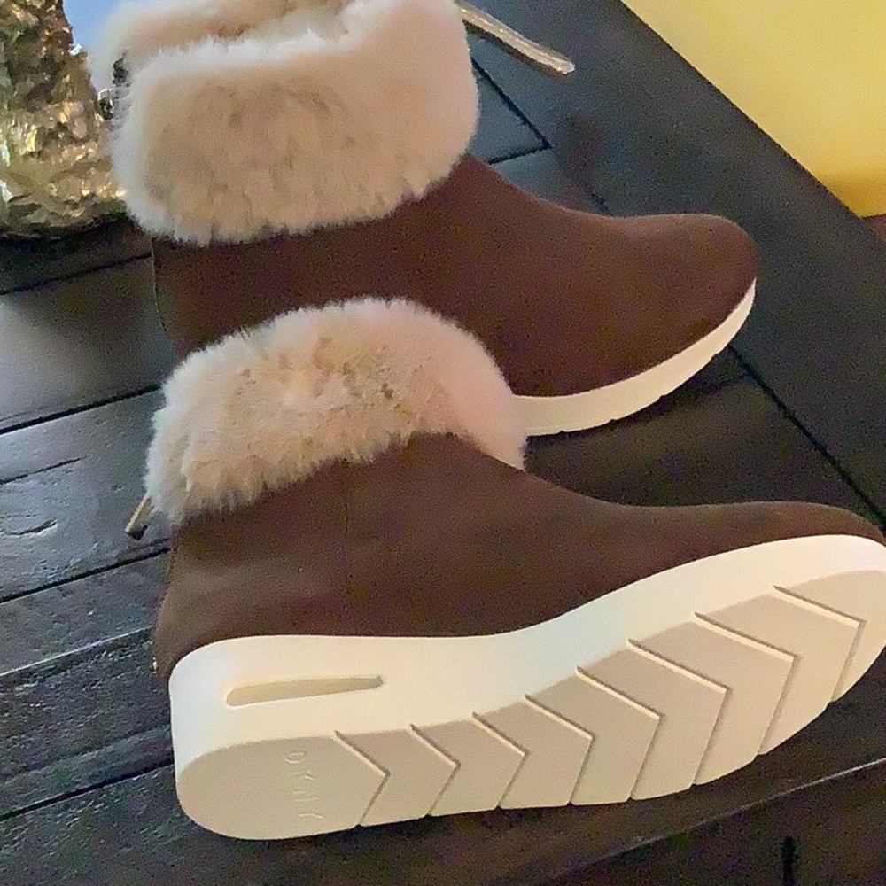 Women's Brown Fur-Lined Ankle Boots - Picture 2 of 3